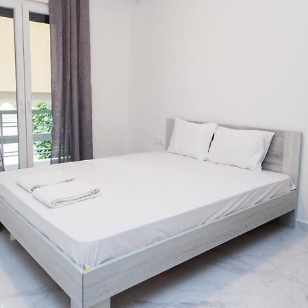 Modern 3-Bedroom Apartment Next To Koridallos Square Pireus Exteriör bild