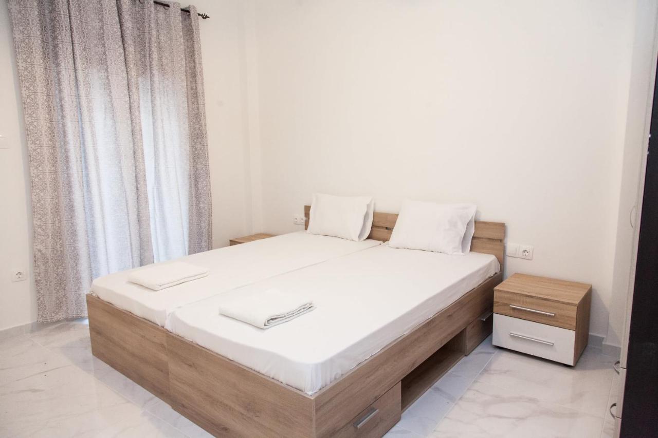 Modern 3-Bedroom Apartment Next To Koridallos Square Pireus Exteriör bild