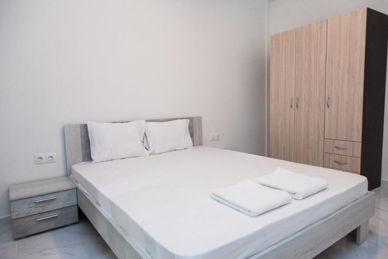 Modern 3-Bedroom Apartment Next To Koridallos Square Pireus Exteriör bild